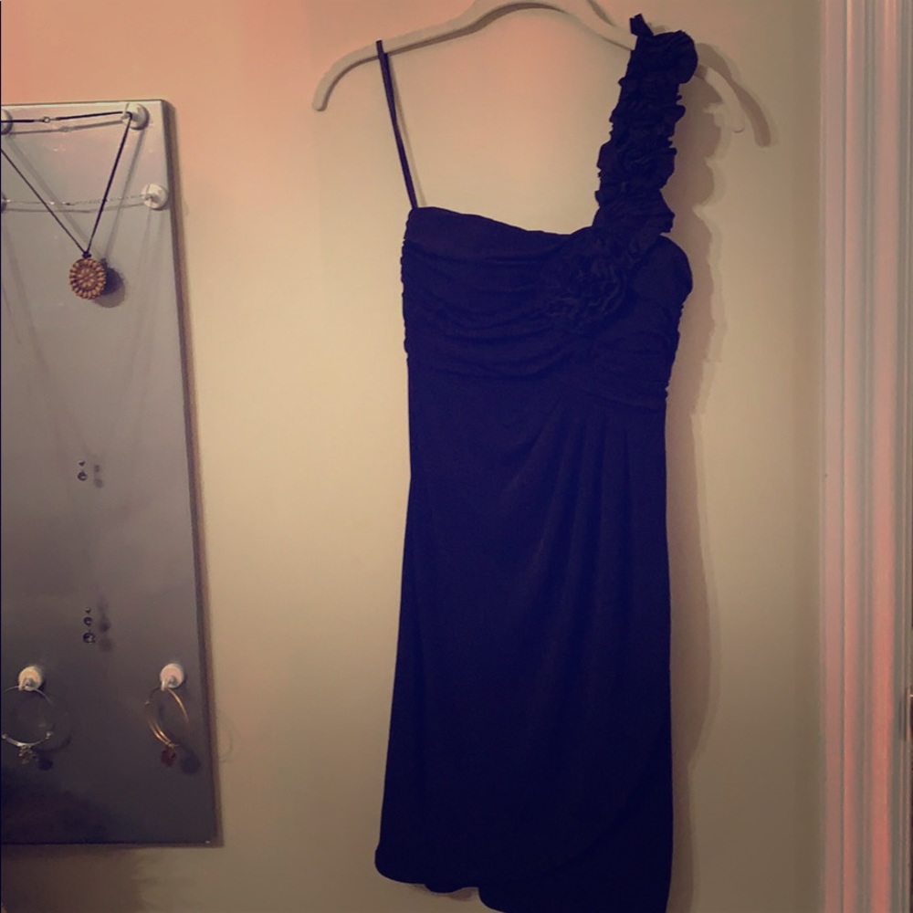 One shoulder dress